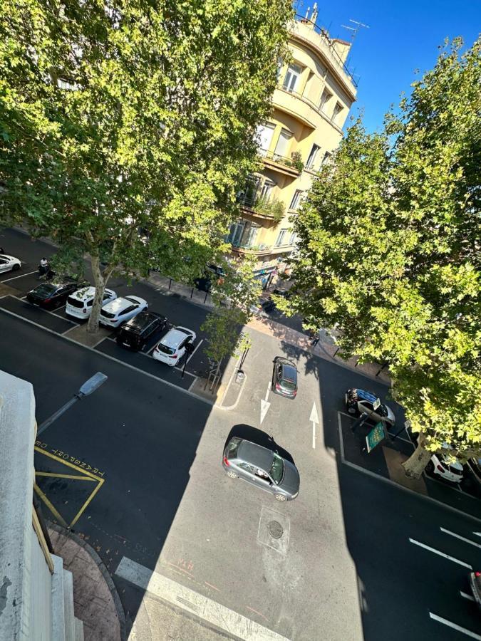 Appartement Lumineux Et Spacieux 2 Chambres Avec Parking Gratuit Dans La Rue แปร์ปินญอง ภายนอก รูปภาพ