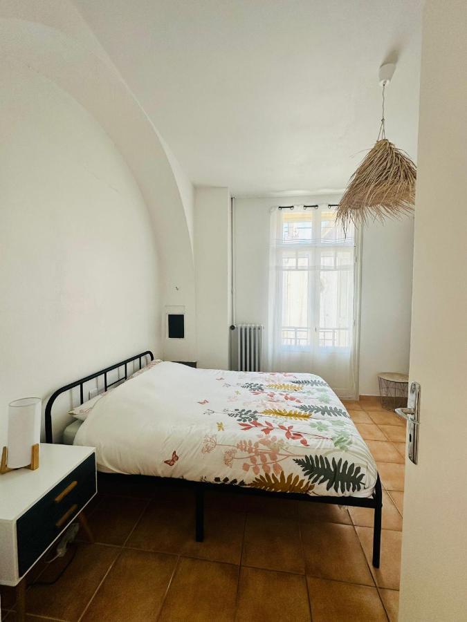 Appartement Lumineux Et Spacieux 2 Chambres Avec Parking Gratuit Dans La Rue แปร์ปินญอง ภายนอก รูปภาพ