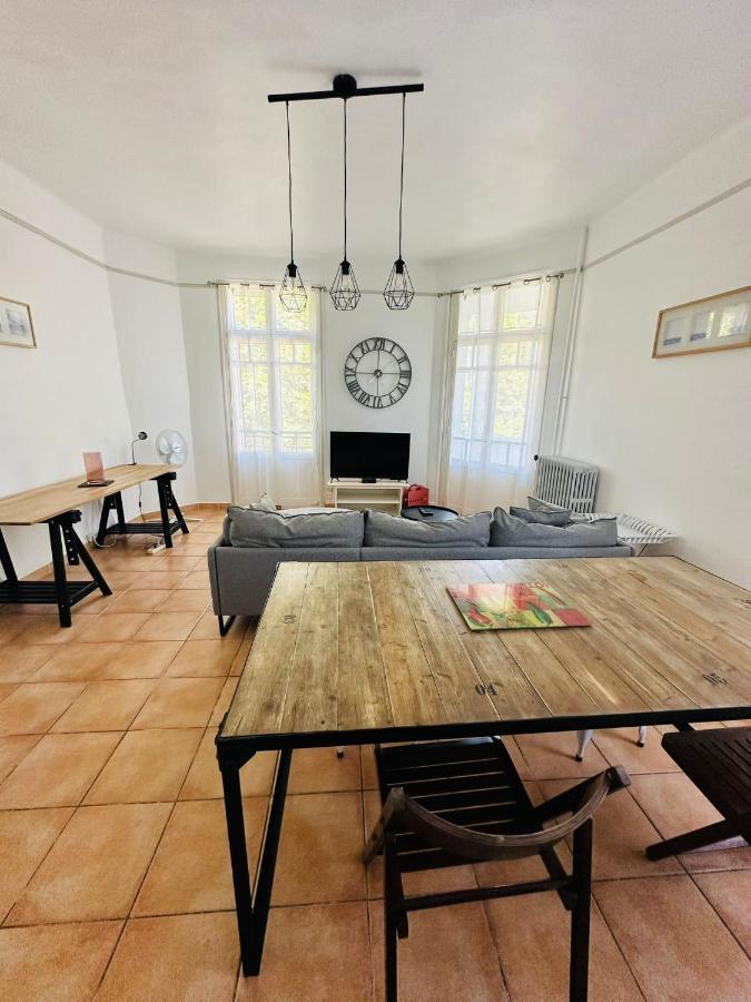 Appartement Lumineux Et Spacieux 2 Chambres Avec Parking Gratuit Dans La Rue แปร์ปินญอง ภายนอก รูปภาพ